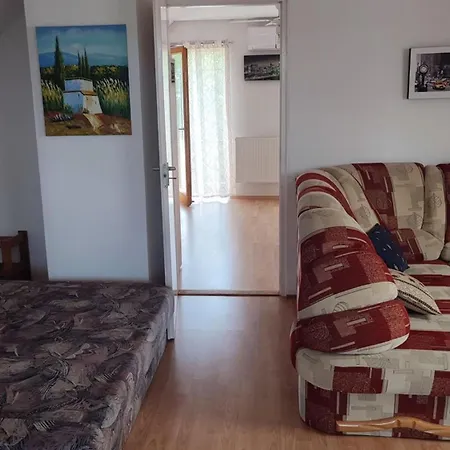 Norbi Vendeghaz Apartmán Balatonszarszo